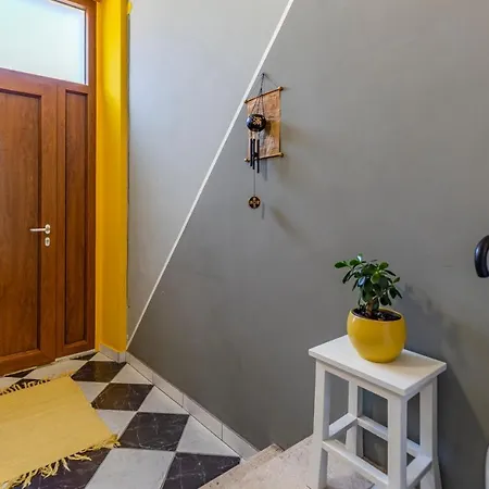 Apartment 39